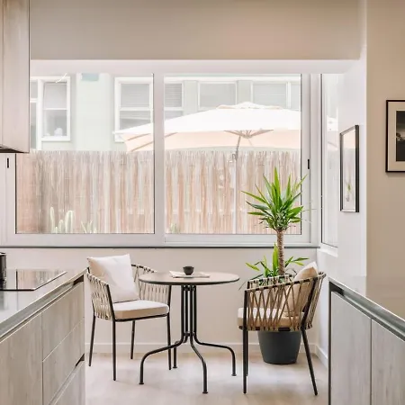 Апартаменты Dujal - 2 Bedrooms And Terrace In Lapa