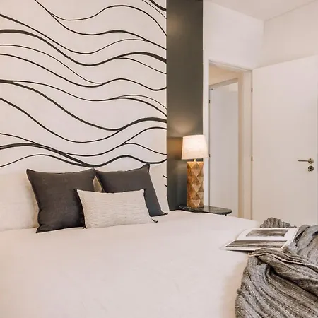 Dujal - 2 Bedrooms And Terrace In Lapa * Лиссабон